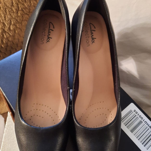Women's Pumps - Picture 6 of 7